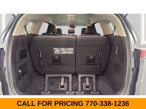 Used 2023 Kia Carnival LX FWD image 28