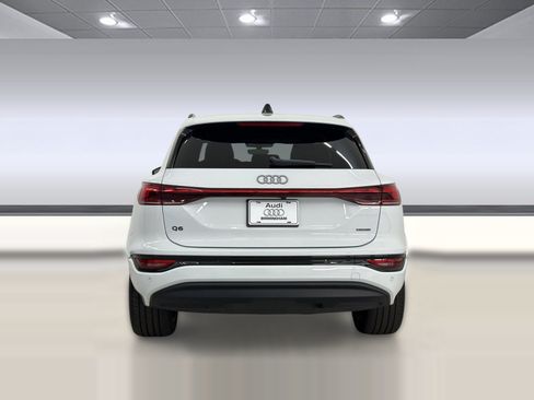 Used 2025 Audi Q6 e-tron Premium Plus w/ Premium Plus AWD/4WD image 10