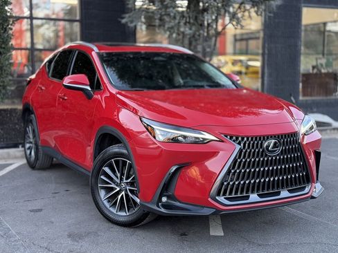 Used 2025 Lexus NX 250 FWD w/ Premium Package image 7