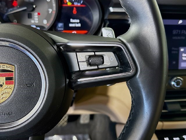 Used 2023 Porsche Macan AWD/4WD image 14