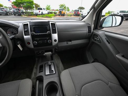 Used 2018 Nissan Frontier SV AWD/4WD image 33