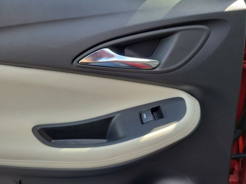 Used 2024 Buick Encore GX Preferred FWD image 12