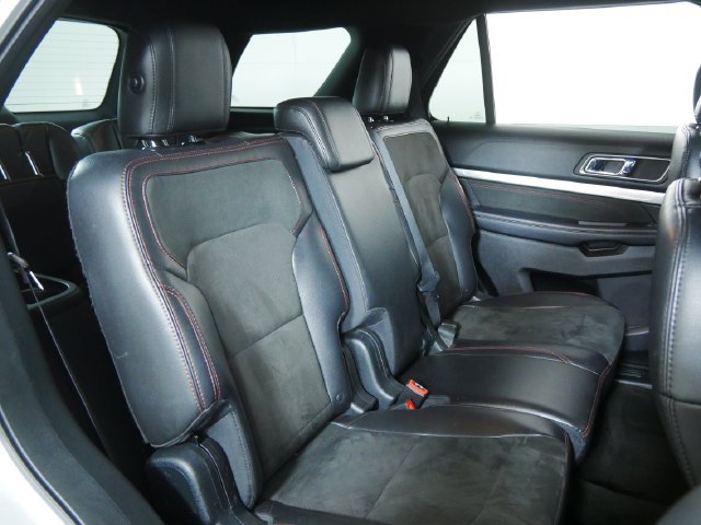 Certified 2018 Ford Explorer XLT w/ Equipment Group 202A FWD image 16