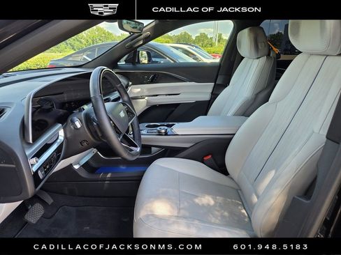 Certified 2024 Cadillac Lyriq Luxury AWD/4WD image 12