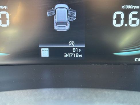 Used 2025 Kia Soul LX w/ LX Technology Package FWD image 38
