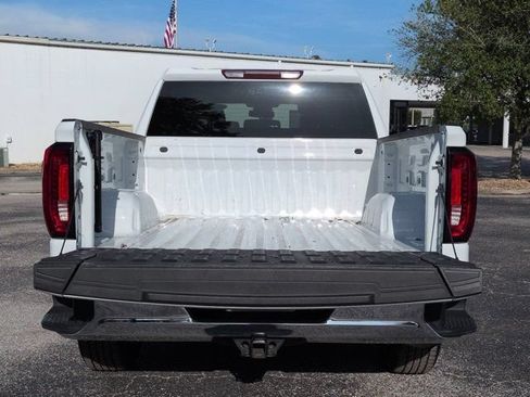 Used 2025 GMC Sierra 1500 SLT AWD/4WD image 12