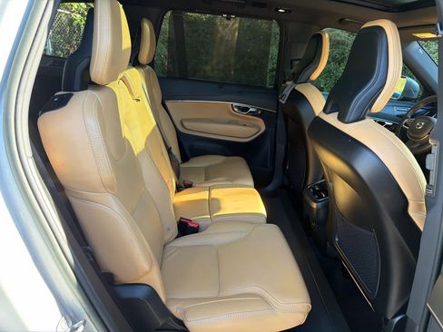 Certified 2023 Volvo XC90 B6 Ultimate w/ Protection Package Premier image 22