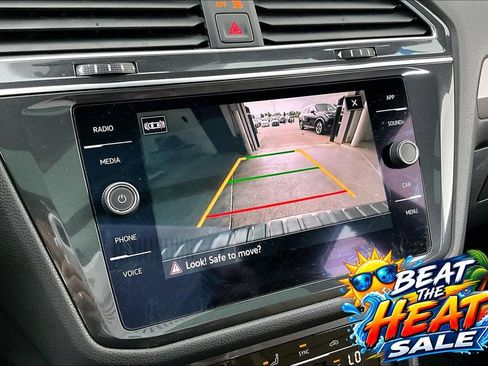 Used 2022 Volkswagen Tiguan SE FWD image 28