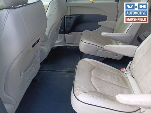 Used 2021 Chrysler Pacifica Limited w/ Premium & Safety Sphere Group AWD/4WD image 24