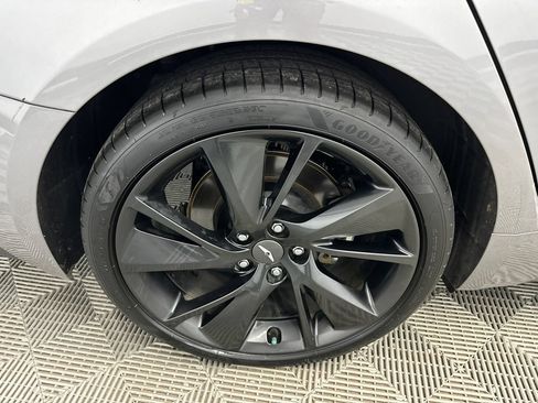Used 2023 Genesis G70 2.0T w/ Sport Prestige Package RWD image 19