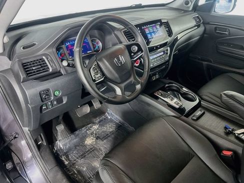 Used 2021 Honda Pilot Touring image 11