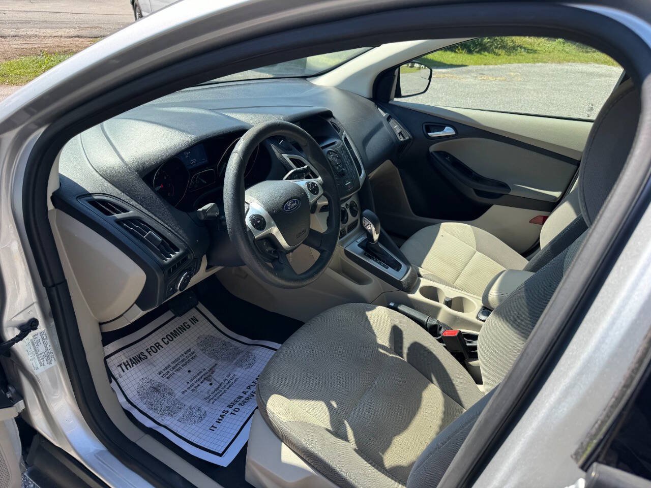 Used 2014 Ford Focus SE FWD image 8