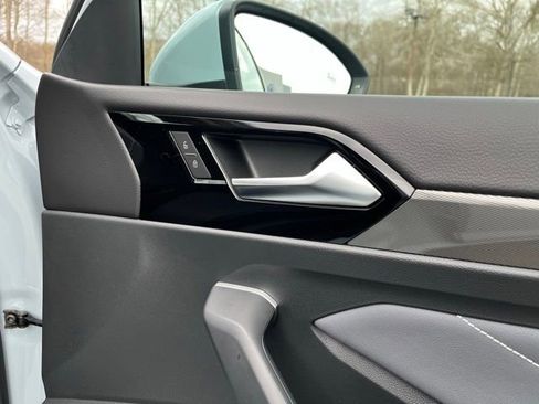 Certified 2025 Volkswagen Jetta SEL image 26