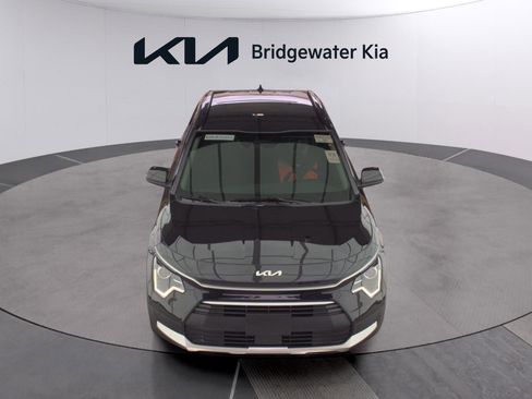 Certified 2025 Kia Niro EX w/ EX Cold Weather Package FWD image 2