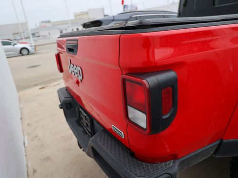Used 2020 Jeep Gladiator Overland image 10