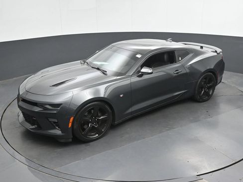 Used 2016 Chevrolet Camaro SS RWD image 37
