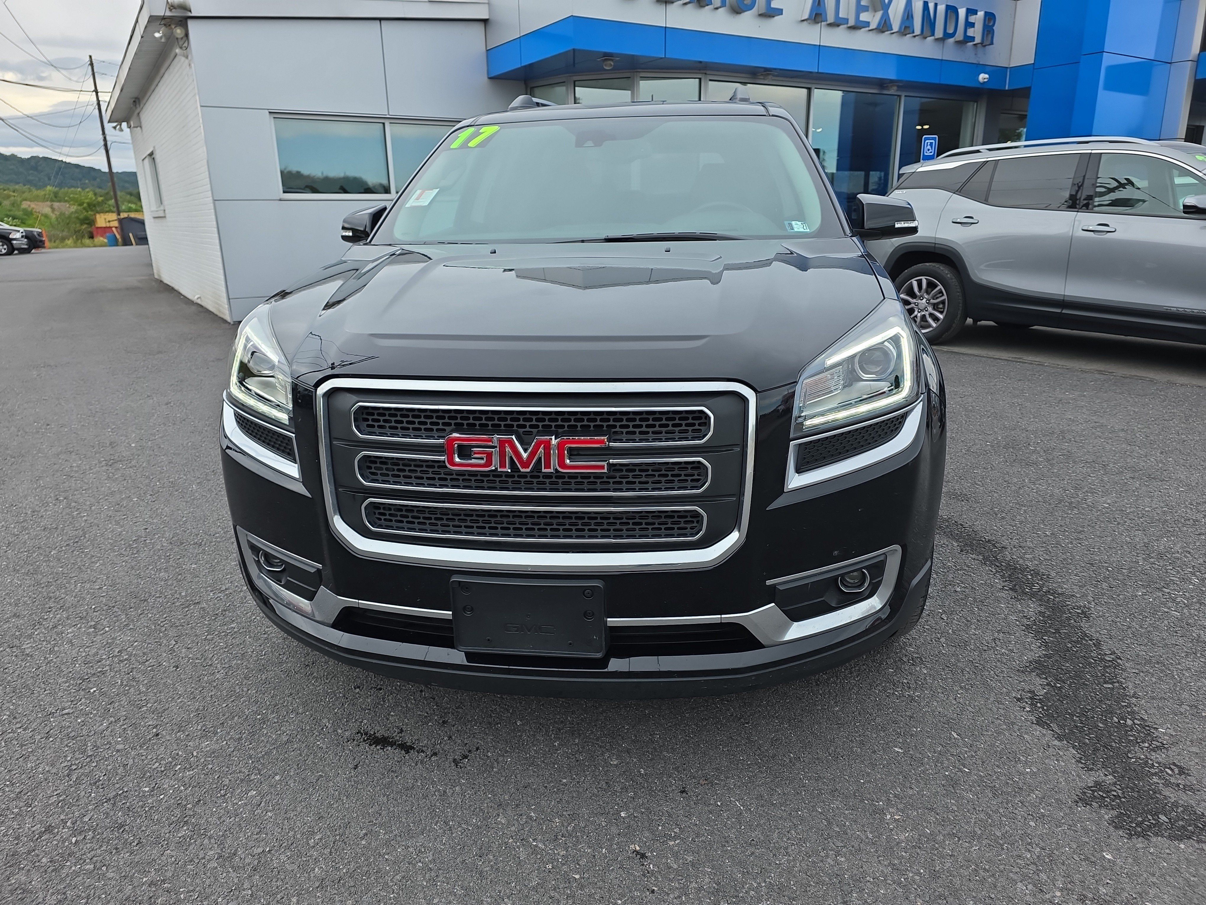 Used 2017 GMC Acadia Limited SLT AWD/4WD image 8