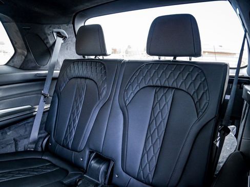 Used 2026 BMW X7 xDrive40i w/ Executive Package image 29