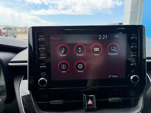 Used 2020 Toyota Corolla LE FWD image 19