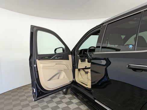 Certified 2024 Cadillac Escalade Premium Luxury AWD/4WD image 15