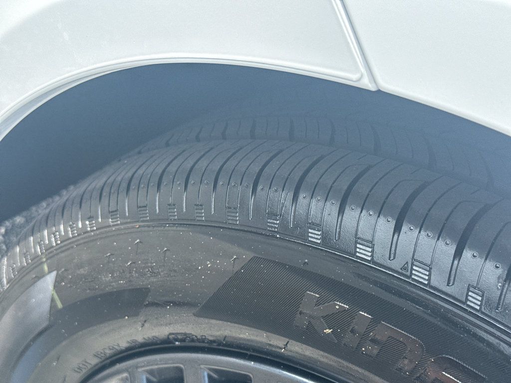 New 2027 Nissan Sentra SV FWD image 9