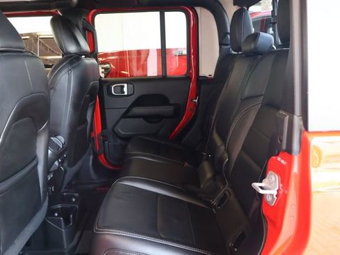 Used 2020 Jeep Gladiator Overland AWD/4WD image 11