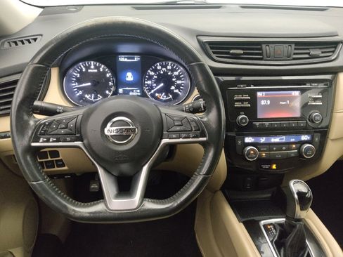 Used 2017 Nissan Rogue SV AWD/4WD image 22