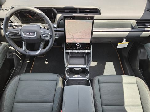 New 2026 GMC Terrain AT4 w/ Technology Package II AWD/4WD image 18