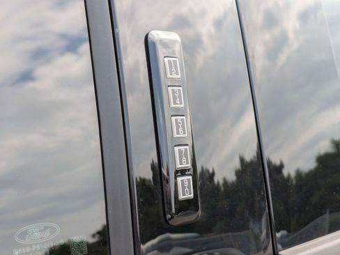 Used 2024 Ford F250 XLT w/ Black Appearance Package AWD/4WD image 21