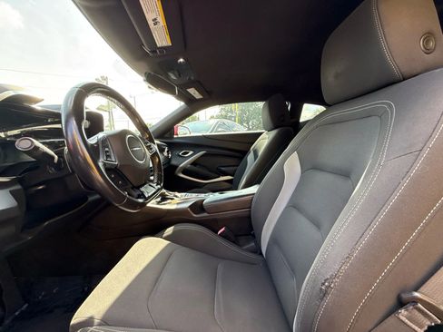 Used 2018 Chevrolet Camaro LT image 8
