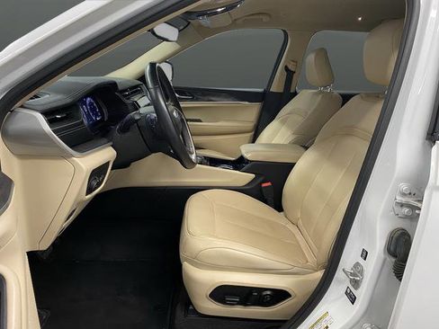 Used 2021 Jeep Grand Cherokee L Limited image 4