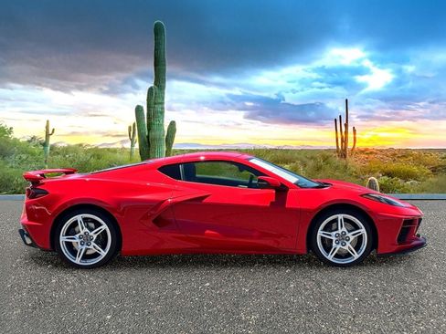 Used 2025 Chevrolet Corvette Stingray Premium Cpe w/ Z51 Performance Package RWD image 6