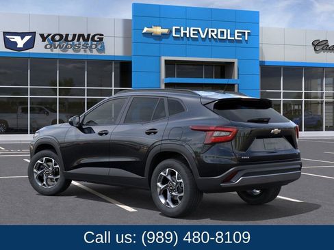 New 2026 Chevrolet Trax LT image 3