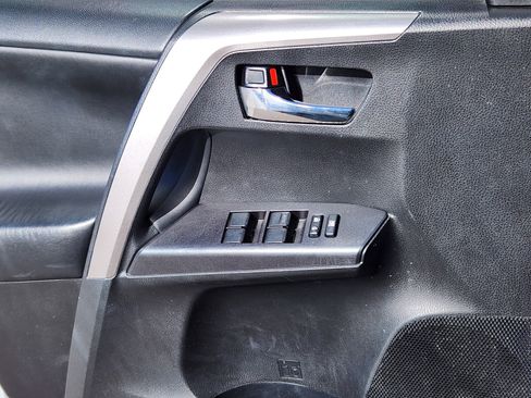 Used 2016 Toyota RAV4 XLE image 7