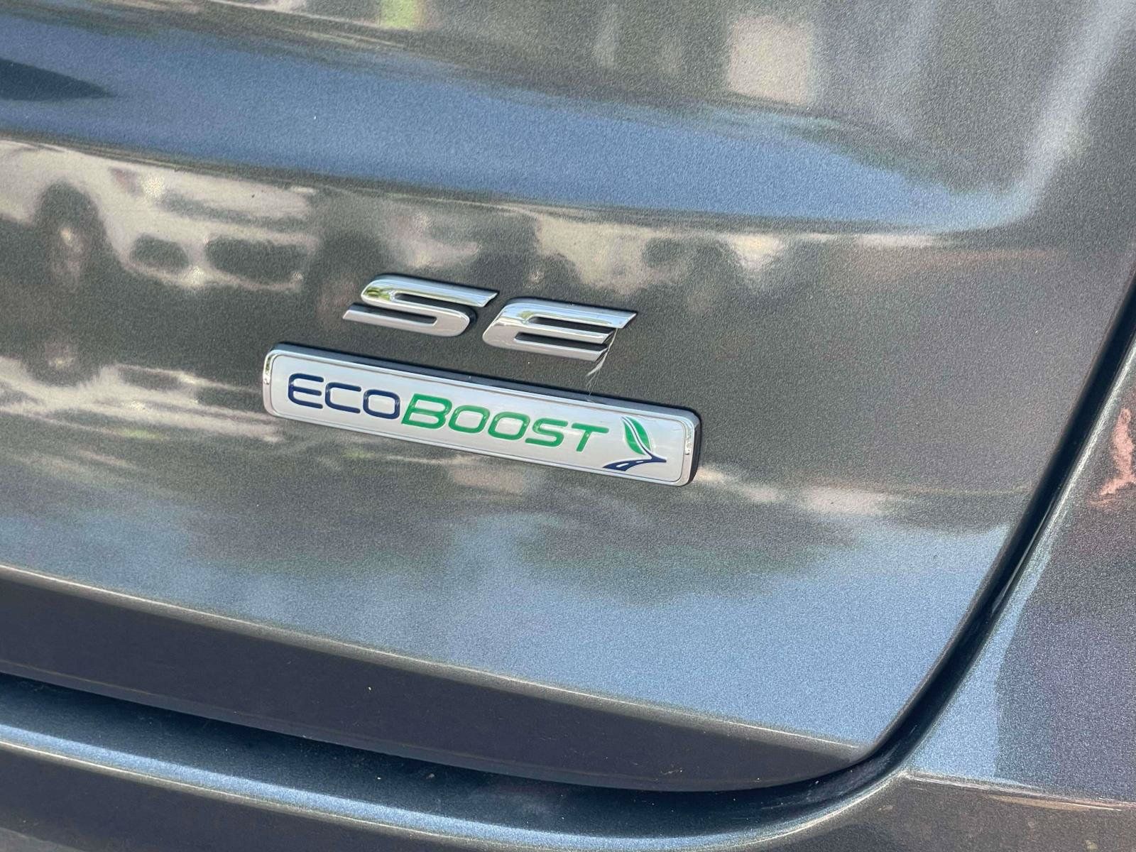 Used 2020 Ford Fusion SE FWD image 8