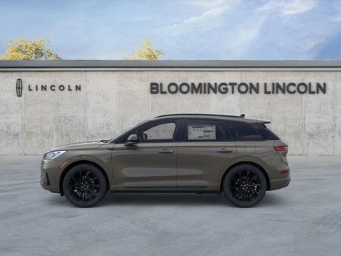 New 2025 Lincoln Corsair Reserve w/ Equipment Group 202A image 3