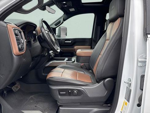 Used 2020 Chevrolet Silverado 3500 High Country image 10