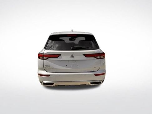 Used 2023 Mitsubishi Outlander SE AWD/4WD image 4