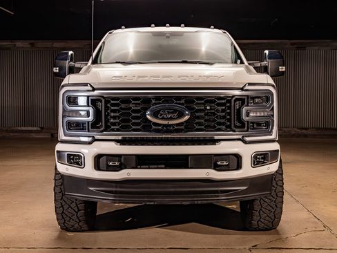 Used 2024 Ford F350 Platinum image 2
