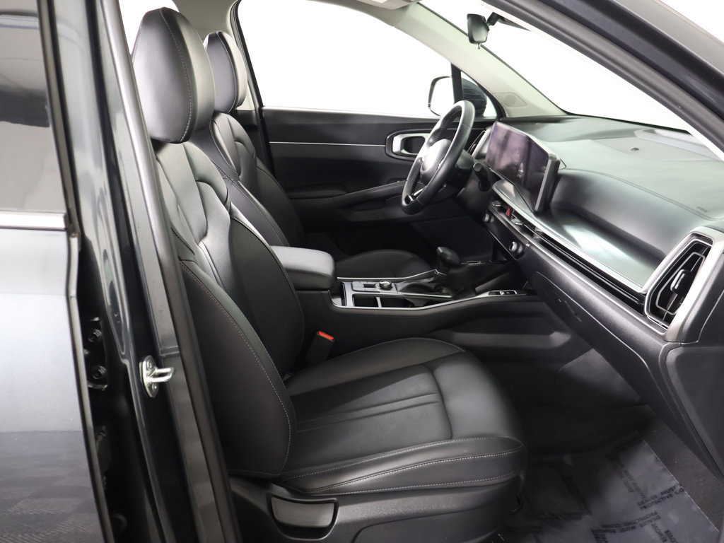 Used 2024 Kia Sorento S w/ Panoramic Sunroof Package FWD image 32