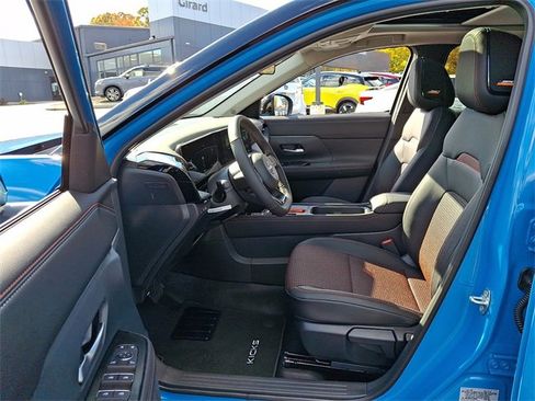 New 2026 Nissan Kicks SR w/ SR Premium Package image 5