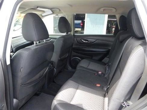 Used 2017 Nissan Rogue SV w/ SV Premium Package FWD image 16