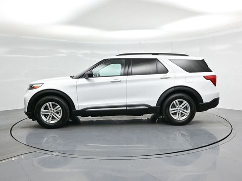 Certified 2021 Ford Explorer XLT image 32