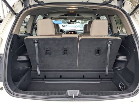 Used 2019 Honda Pilot Touring image 12