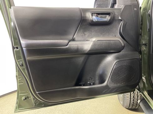 Certified 2021 Toyota Tacoma TRD Sport w/ Technology Package AWD/4WD image 17