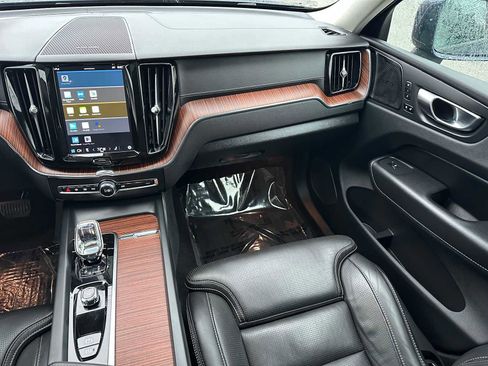 Certified 2023 Volvo XC60 T8 Ultimate image 18