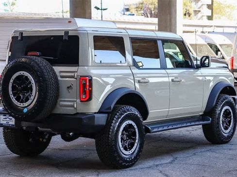 New 2025 Ford Bronco Outer Banks w/ Sasquatch Package image 4