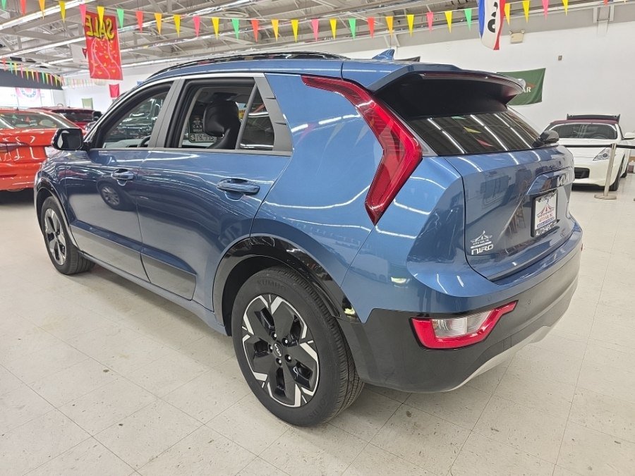 Used 2023 Kia Niro Wind w/ Wind Preserve Package FWD image 4