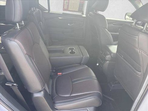 Used 2025 Honda Pilot Black Edition image 26
