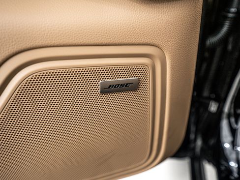 Certified 2025 Porsche Macan image 18